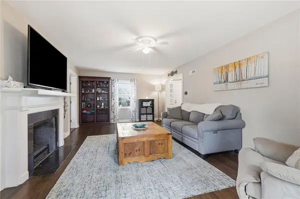 908 E Pearl ST, Harrisonville, MO 64701