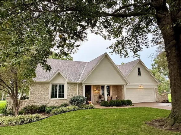 12710 Pembroke LN, Leawood, KS 66209