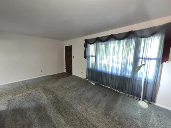19282 Marion AVE, South Bend, IN 46637-2739