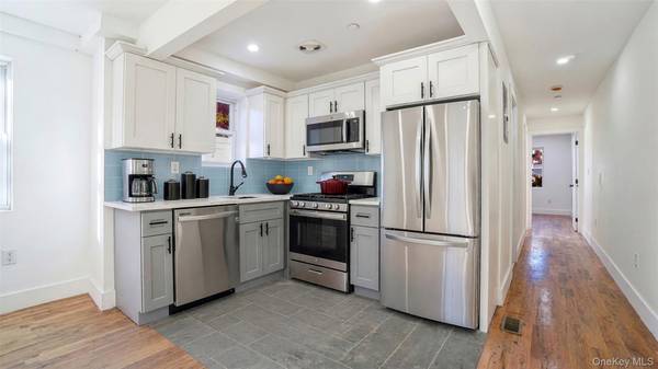 1011 E 221st ST, Bronx, NY 10469