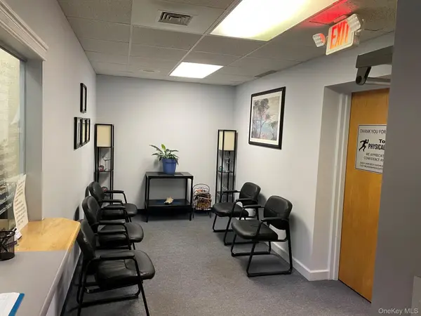 51 John ST #Suite 3, Babylon, NY 11702