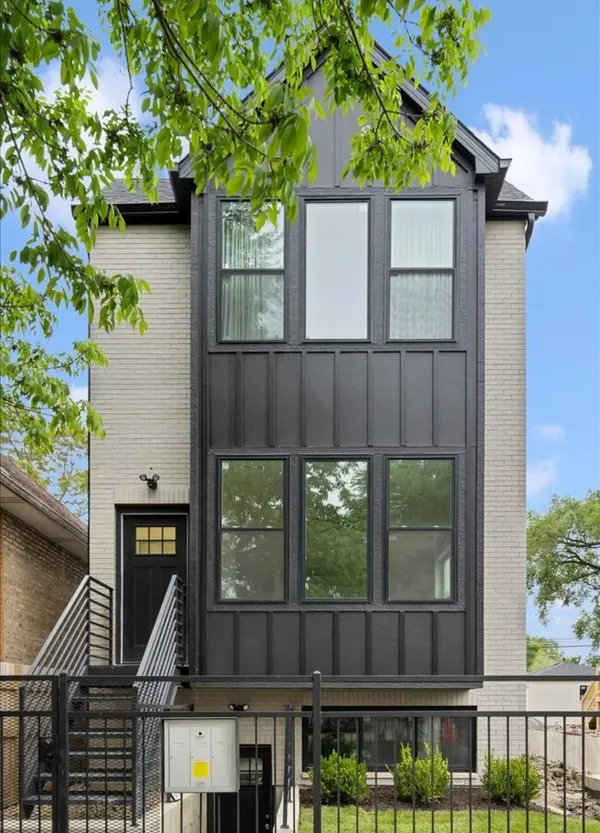 542 N Lawndale AVE, Chicago, IL 60624