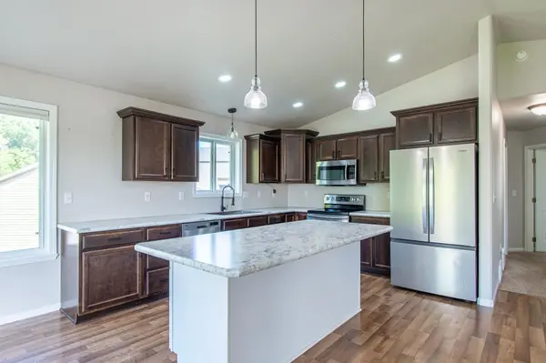 5883 Autumn DR S, Fargo, ND 58104