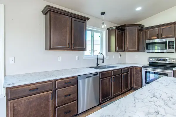 5883 Autumn DR S, Fargo, ND 58104