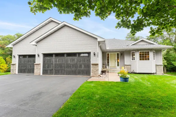 2486 Bridgewater PL S, Cambridge, MN 55008