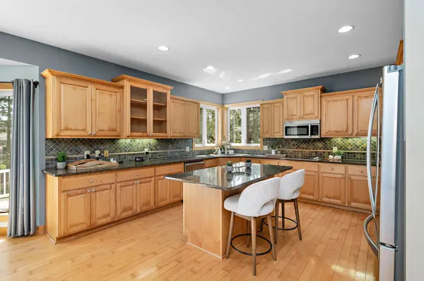8197 Drexel CT, Eden Prairie, MN 55347