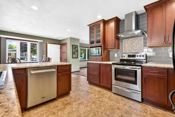 113 E CAMERON ST, New London, WI 56961