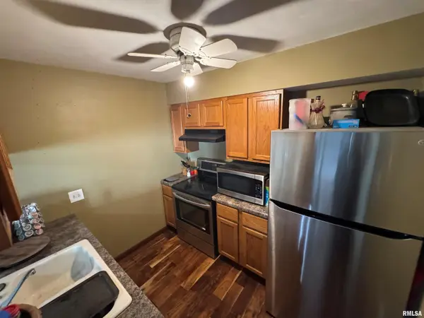 6831 N FROSTWOOD Pkwy #D8, Peoria, IL 61615
