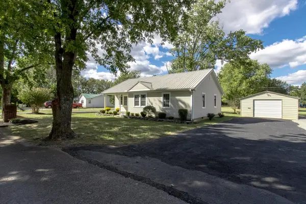 1705 E Pitts Ln, Murfreesboro, TN 37130