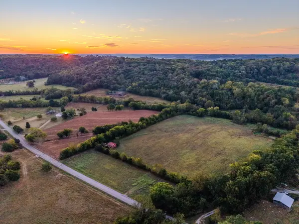 612 Bee Spring Rd, Dellrose, TN 38453