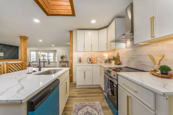 8001 E Willowbrook Rd, Wichita, KS 67207-1129