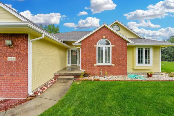 12101 E Moonglow Ave, Derby, KS 67037