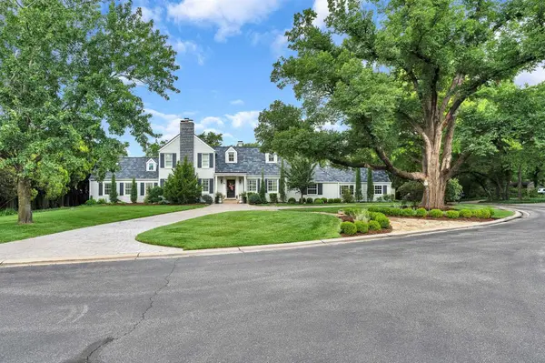 4 N Highland Rd, Eastborough, KS 67208