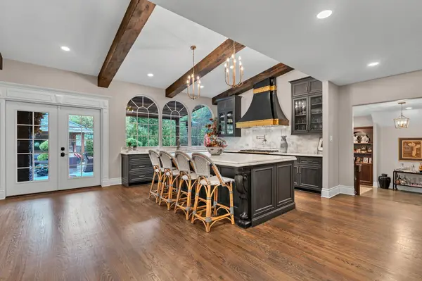 4 N Highland Rd, Eastborough, KS 67208