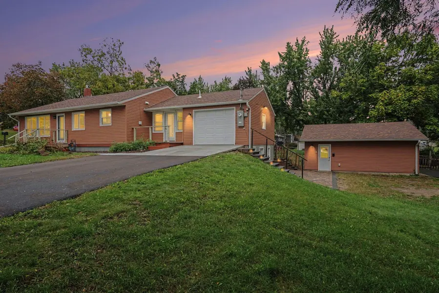 340 3rd AVE S, Bayport, MN 55003