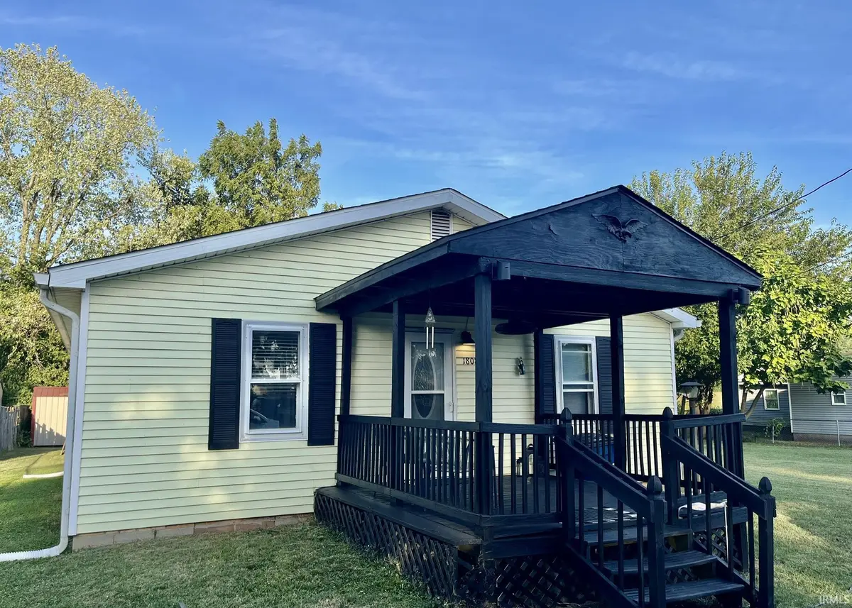 1808 Wabash ST, Vincennes, IN 47591-5639