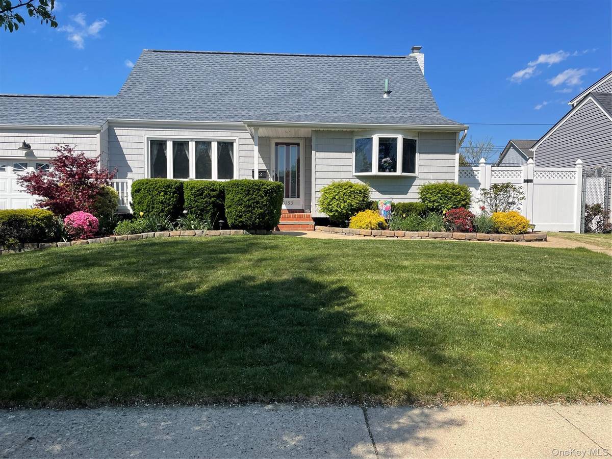 3153 Ward LN, Wantagh, NY 11793
