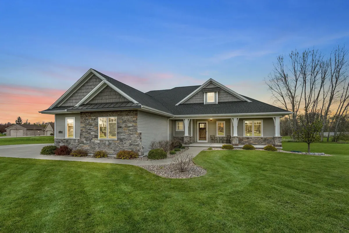 3551 HICKORY RIDGE DR, De Pere, WI 54115