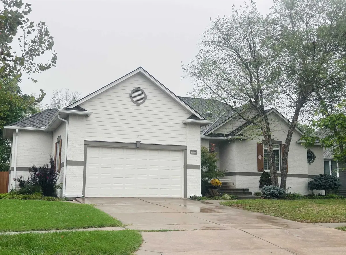 1600 E Tiara Pines, Derby, KS 67037