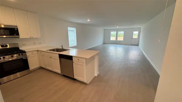 120 W London DR, Maxwell, TX 78656