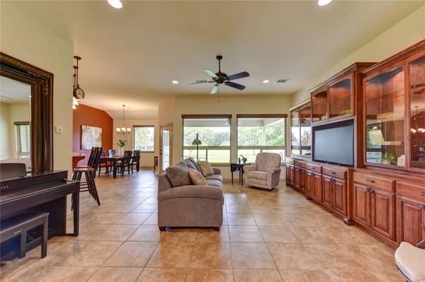 124 Marion ST, Meadowlakes, TX 78654