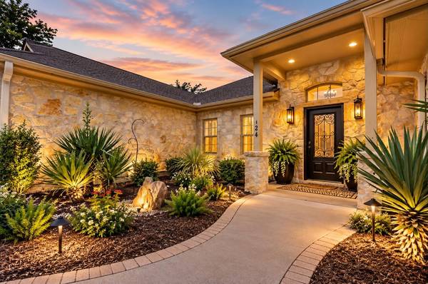 124 Marion ST, Meadowlakes, TX 78654