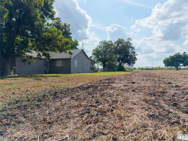 4213 N Main ST, Taylor, TX 76574