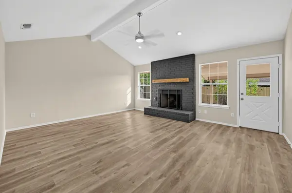 212 Burning Tree DR, Georgetown, TX 78628