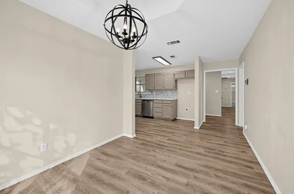212 Burning Tree DR, Georgetown, TX 78628