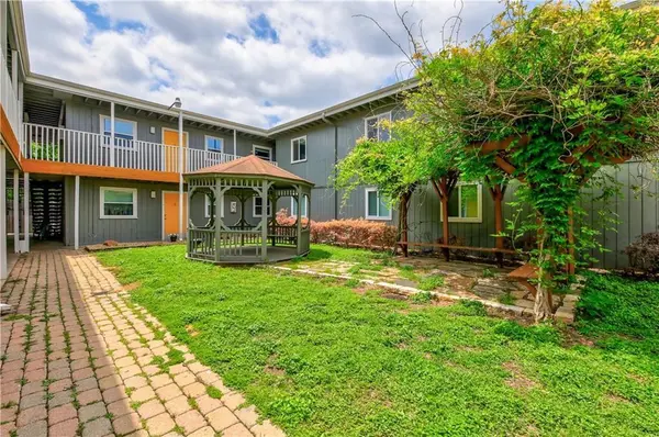 2401 Manor RD #112, Austin, TX 78722