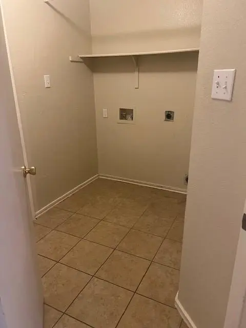 1101 Christopher Ave #B, Round Rock, TX 78681