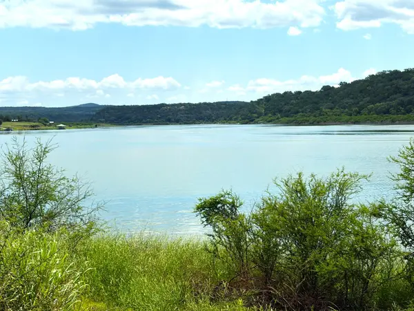 127 Lake View DR, Spicewood, TX 78669