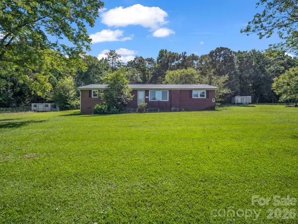182 Longview DR, Forest City, NC 28043