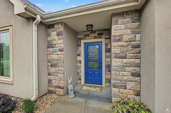 2128 Buckner DR, Manhattan, KS 66503