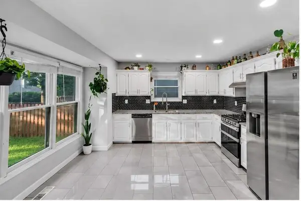 12435 S Parker TER, Olathe, KS 66061
