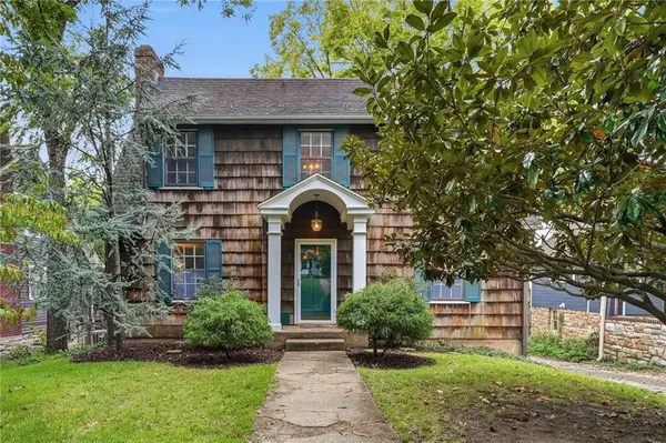 1421 W 50th TER, Kansas City, MO 64112
