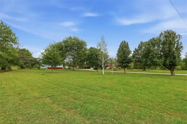 29505 SE Outer RD, Harrisonville, MO 64701
