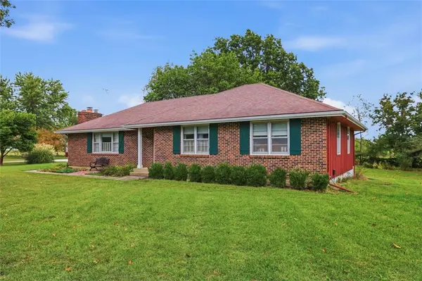 29505 SE Outer RD, Harrisonville, MO 64701