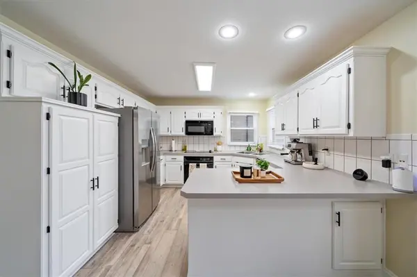 7418 N Sycamore AVE, Kansas City, MO 64158