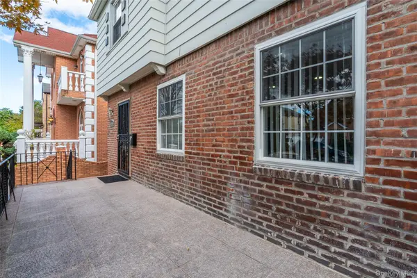 73-35 189th ST, Fresh Meadows, NY 11366