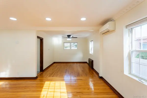 73-35 189th ST, Fresh Meadows, NY 11366