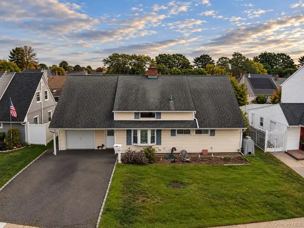 158 Bloomingdale RD, Levittown, NY 11756