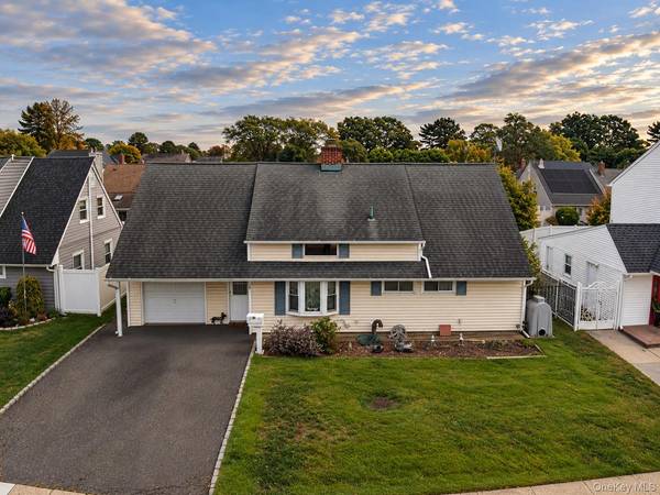 158 Bloomingdale RD, Levittown, NY 11756