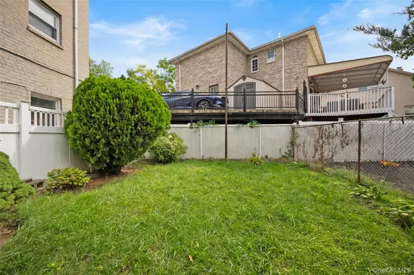 3270 Middletown RD, Bronx, NY 10465