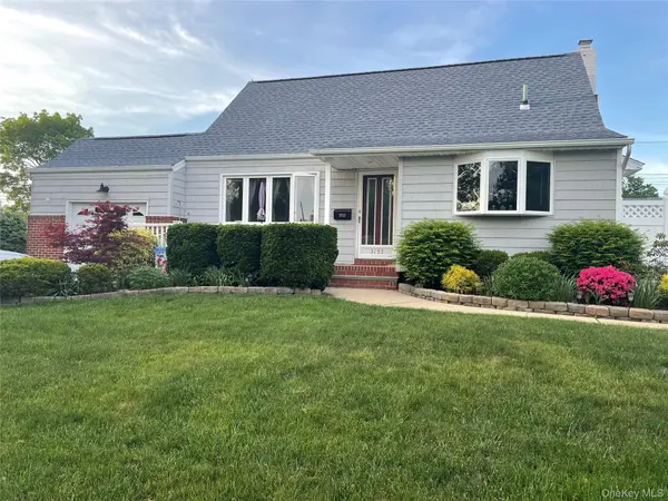 3153 Ward LN, Wantagh, NY 11793