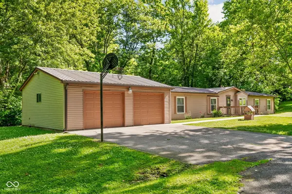 2868 W Garden DR, Greenfield, IN 46140