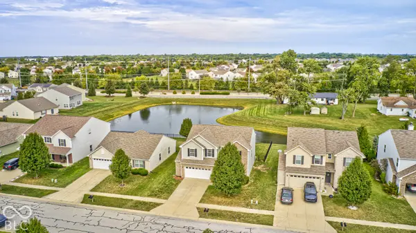 848 Briarstone DR, Greenwood, IN 46143