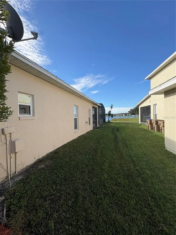 2911 SWEETSPIRE CIR, Kissimmee, FL 34746