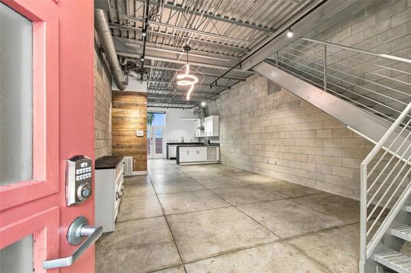2509 W AZEELE ST, Tampa, FL 33609