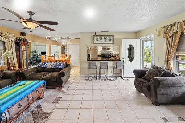 1945 SOUVENIR DR, Clearwater, FL 33755